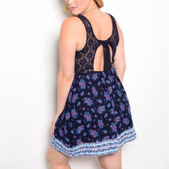 Super Cute Lightweight Floral Fit & Flare Dress! - Picture 4 of 8